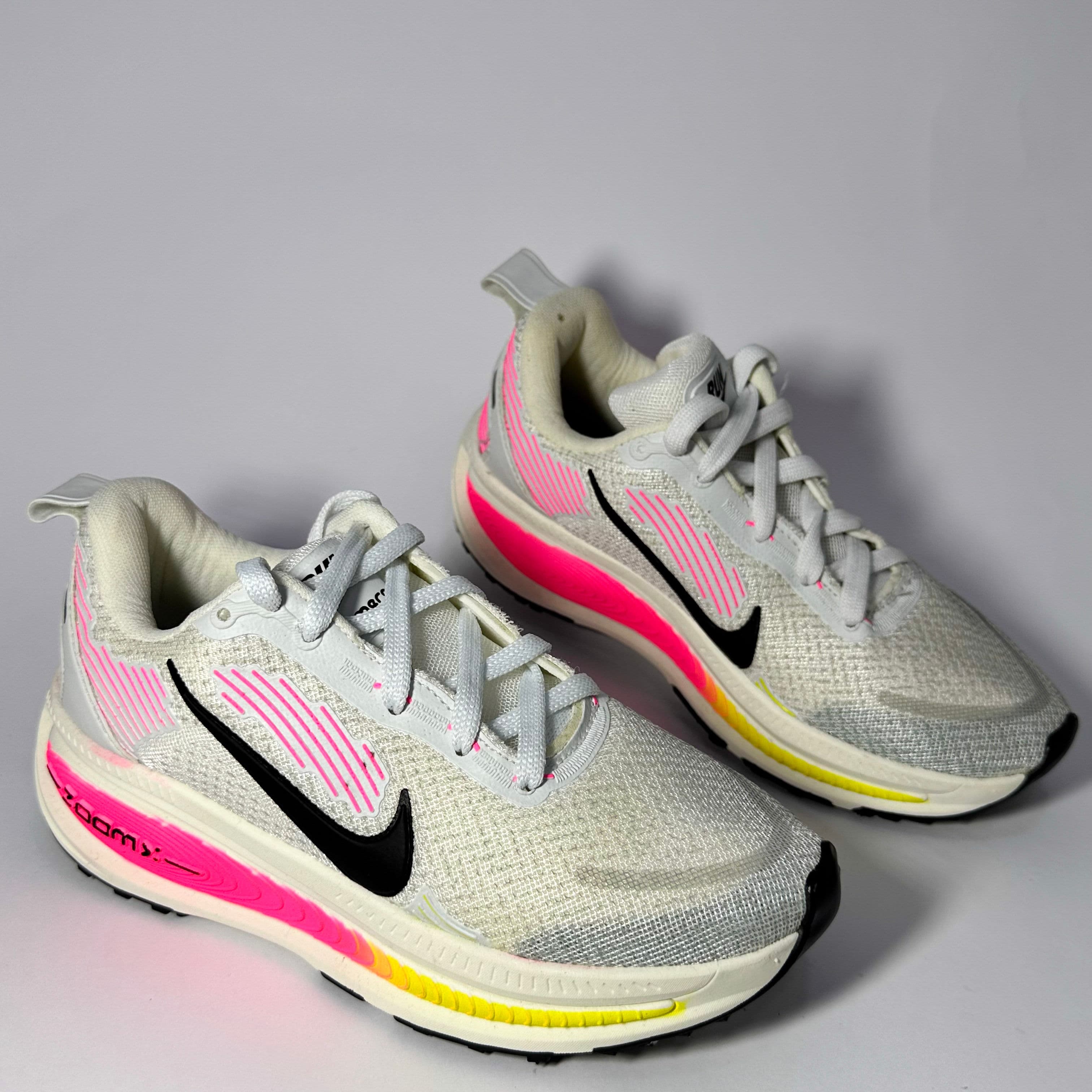 Nike Vomero Branco/rosa