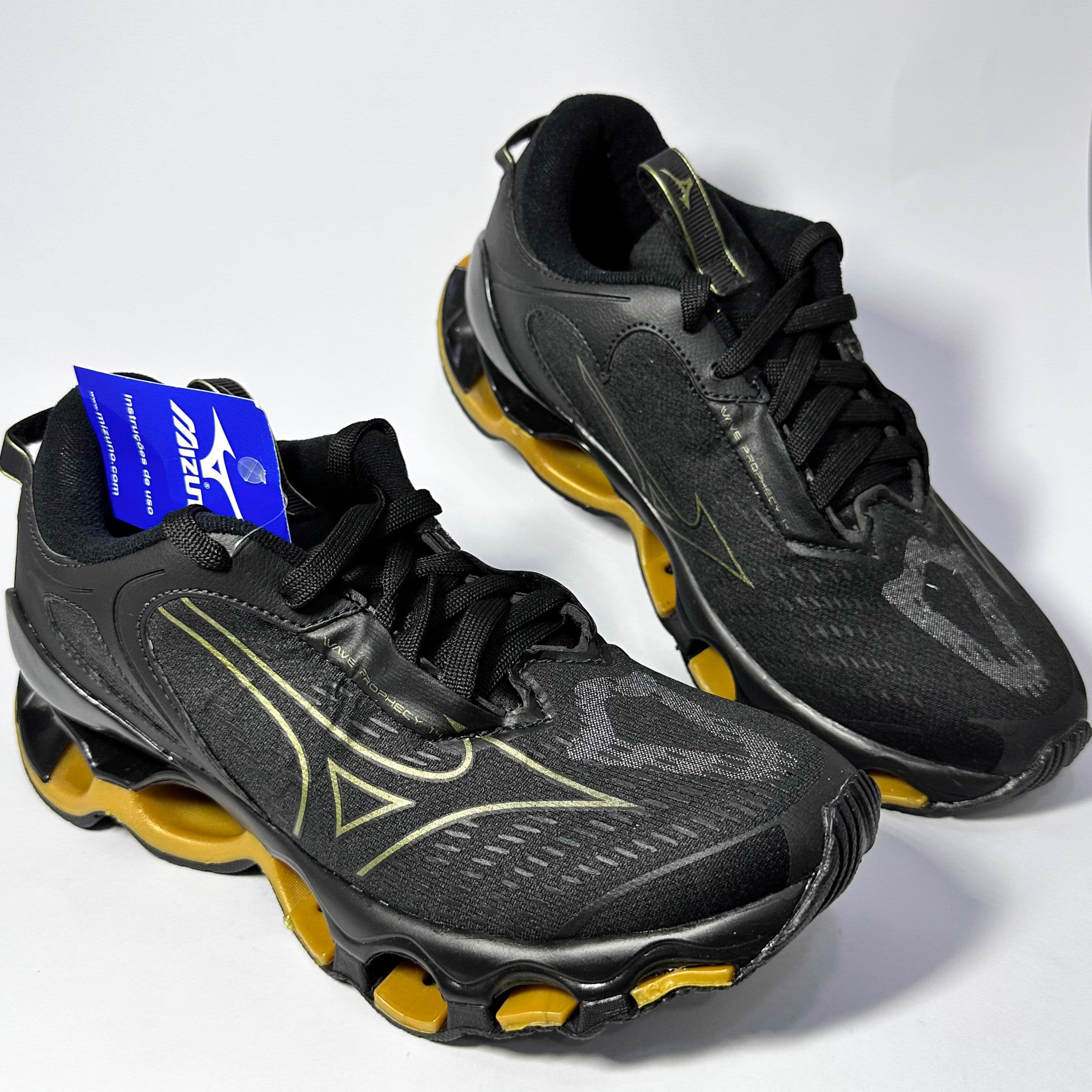 Mizuno Prophecy 14 Preto/dourado