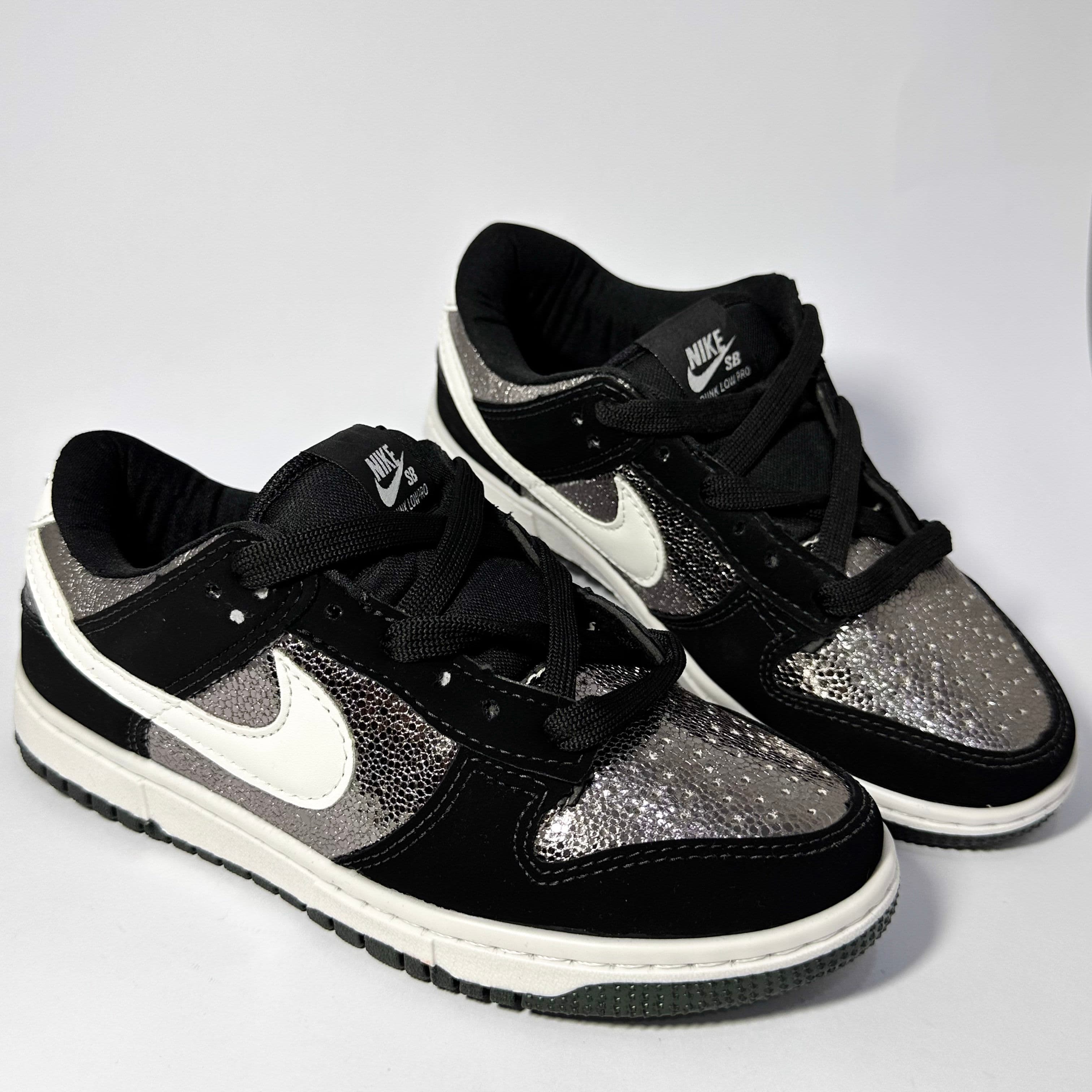 Nike Dunk Low Preto/prata