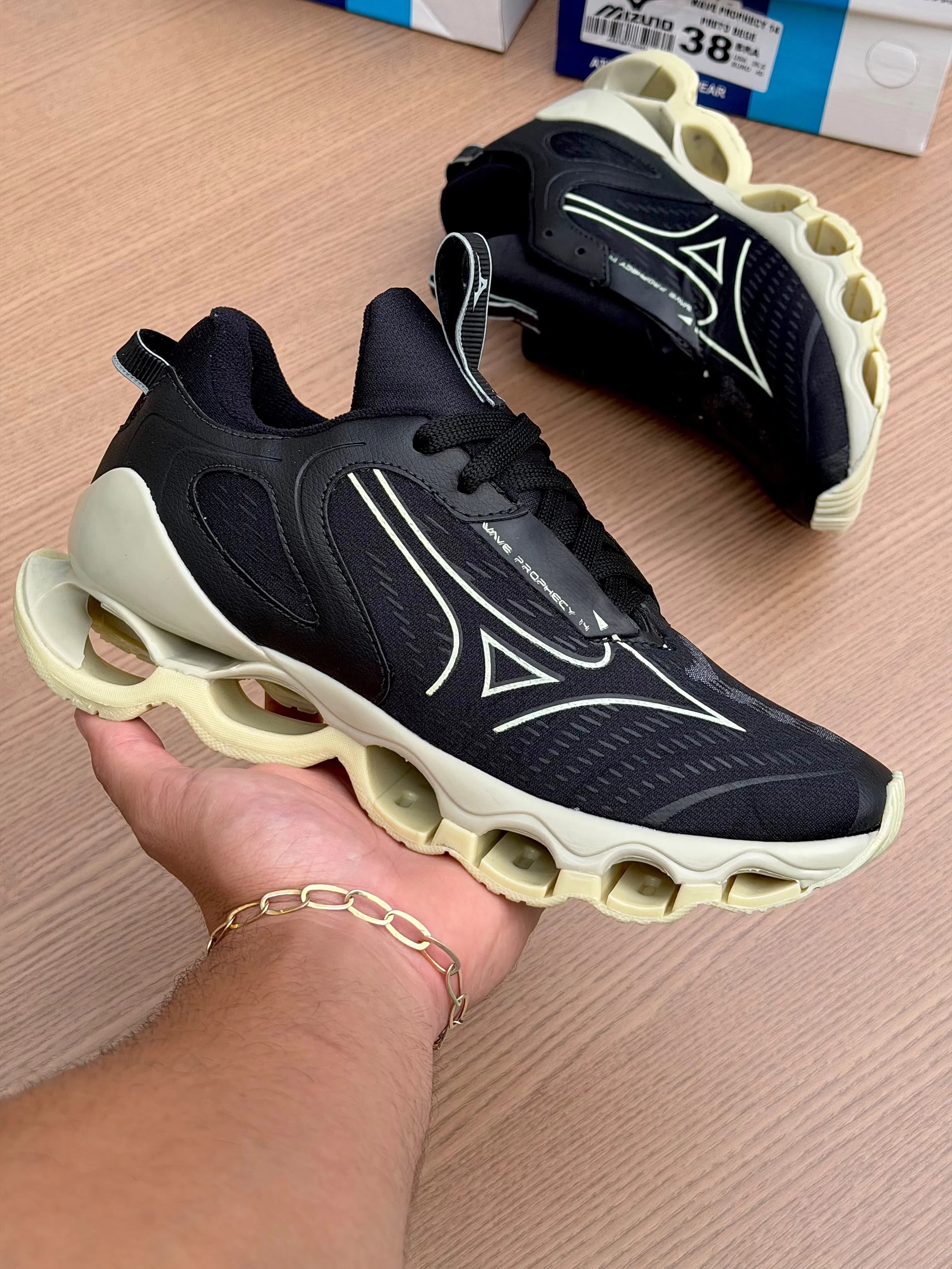 Mizuno Prophecy 14 Preto/bege